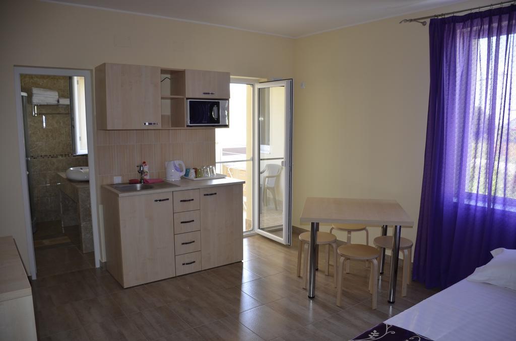 Vila Pacific Костинешти Экстерьер фото
